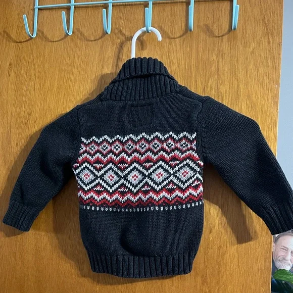 OshKosh B’gosh Boy’s Nordic Size 2T Red and Gray Cardigan Button Up Sweater - Picture 5 of 7